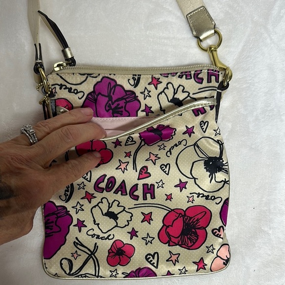Coach Poppy Cream and Pink Floral Crossbody Bag - Picture 5 of 11